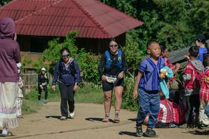 BIB: 
                            <button type="button" onclick="openModal(26719635)" class="btn btn-primary btn-sm float-right btn-popup" data-toggle="modal" data-target=".modal-high-quality">
                        <i class="fas fa-shopping-cart"></i> Add to Cart
                    </button>
                                            <button type="button" onclick="isThisMe(26719635, true)" class="btn btn-success btn-sm float-right btn-popup btn-isme hidden" data-toggle="tooltip" data-placement="bottom" title="นี่คือรูปของคุณใช่ไหม คลิกที่นี่เพื่อเอาเข้าอัลบั้ม">
                        <i class="fas fa-plus"></i> Add to album
                    </button>
                    <button type="button" onclick="isThisMe(26719635, false)" class="btn btn-warning btn-sm float-right btn-popup btn-isnotme hidden">
                        <i class="fas fa-ban"></i> Remove from album
                    </button>